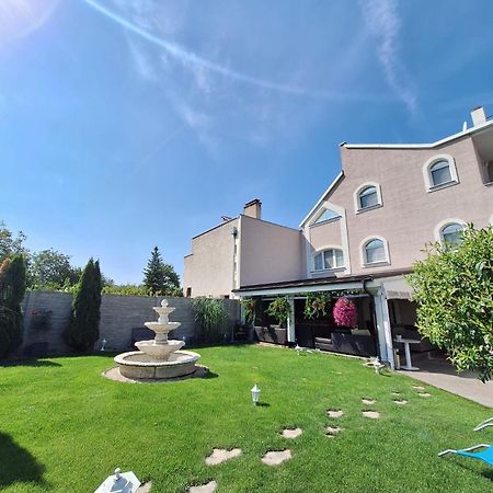 Meduza Wellness Spa S Ubytovanim Hlohovec Exterior foto